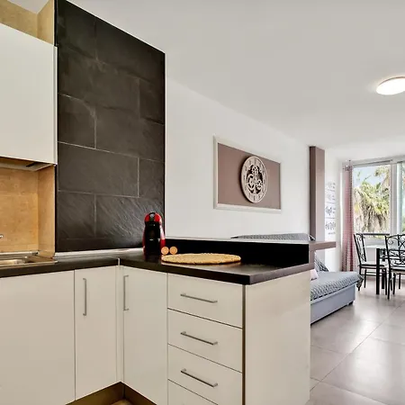Chasna Apartment *