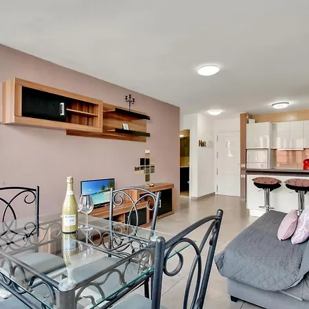 Chasna Apartment *